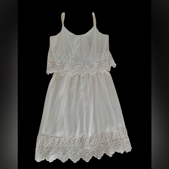 Trixxi Dresses & Skirts - Trixxi Dress Juniors M White Cream Cut Out Back Lined Lace Adjustable Straps